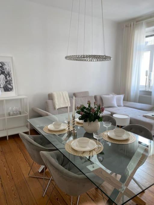 Altbau-Oase Der Eleganz: Stadtnaher Komfort Pur วิสบาเดน ภายนอก รูปภาพ